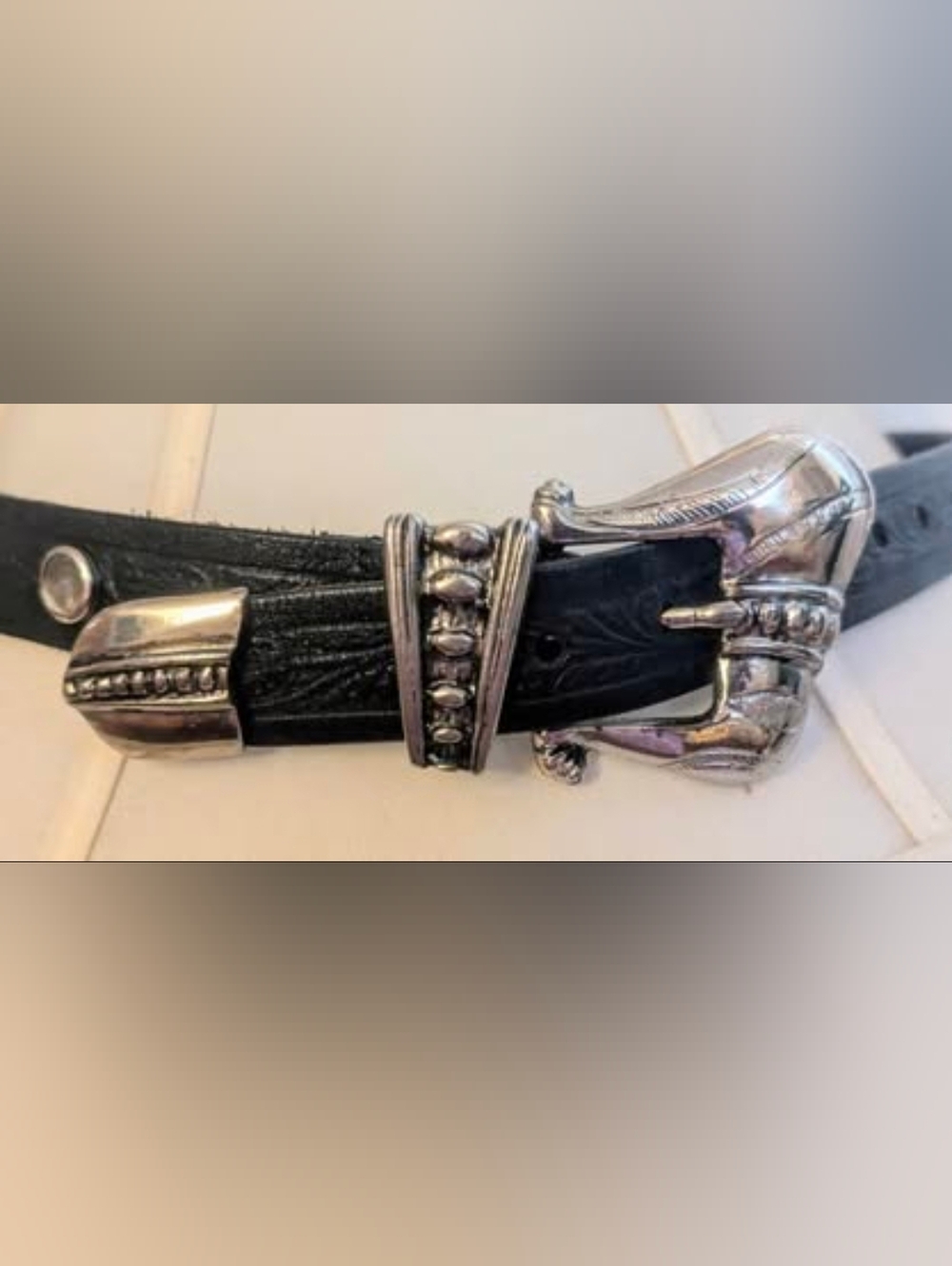 Vintage Western Style Women's Black Leather Belt W/Metal Buckle And Accessories.